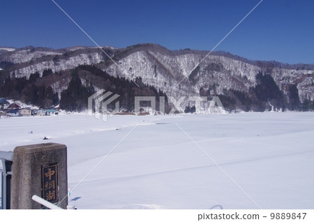 Lake Nakanishi (winter · full frozen) 9889847
