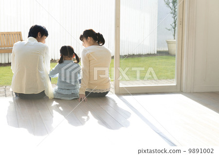 Family group 9891002
