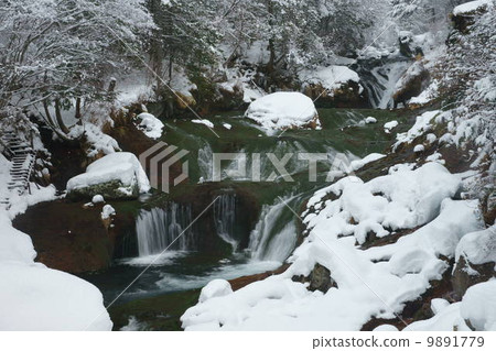 Porcupine hidden waterfall Porcupine hidden waterfall 9891779