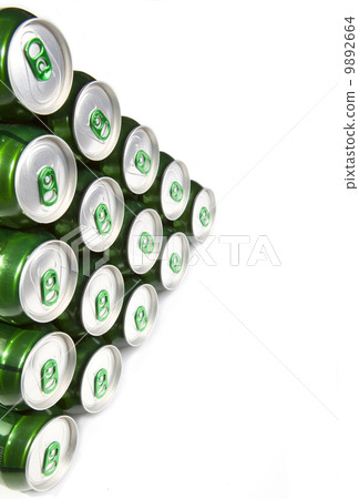 Aluminum cans  with keys close-up, focus on center.. 9892664
