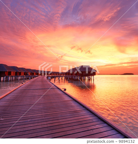 Sunset at Maldivian beach 9894132
