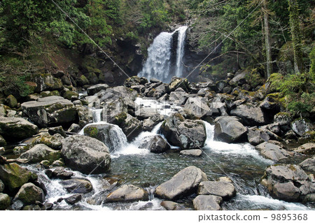 Nino瀑佈在Chokaiyama 9895368
