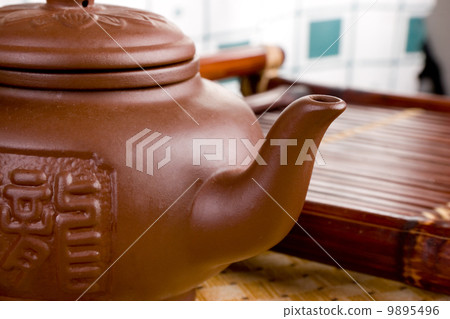 clay teapot 9895496
