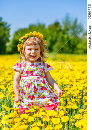 Little girl in the park 9896786