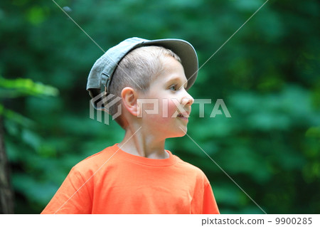 kid little boy in cap outdoor kid little boy in cap outdoor 9900285