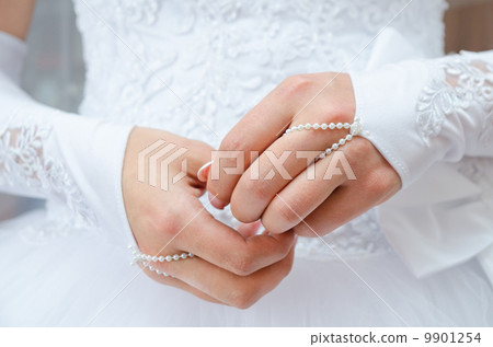 nervous bride 9901254