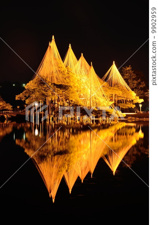 Kenrokuen/Snow Fishing [Vertical] 9902959