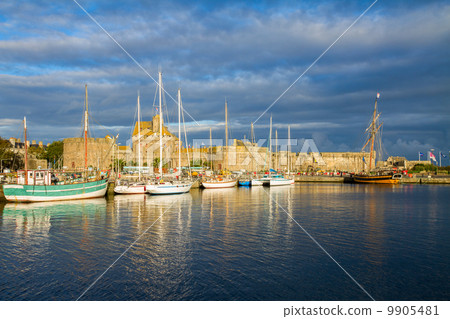 harbour of  Saint Malo, France 9905481