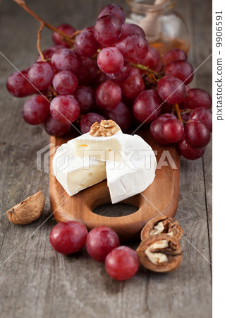 Baked Camembert cheese Baked Camembert cheese 9906591