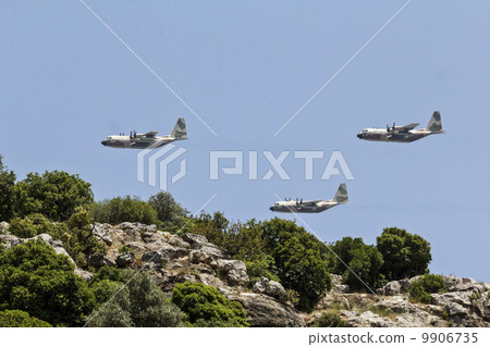 flight over the mountains 9906735