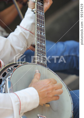 Close up guitar cowboy Close up guitar cowboy 9914429