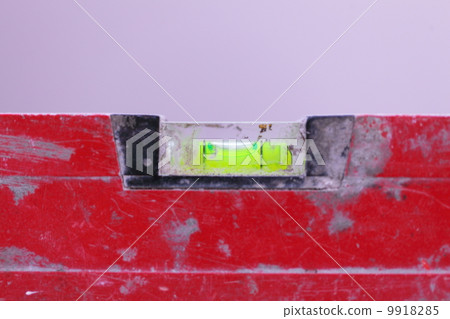 Red spirit building level in construction site 9918285