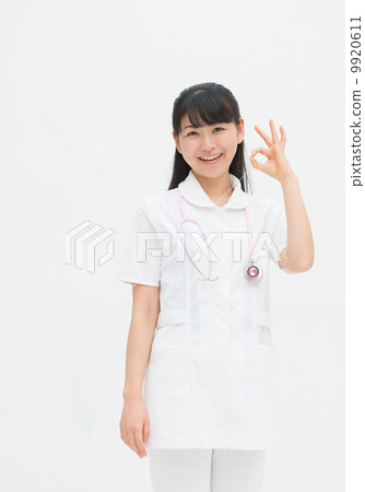 白色的一位女士 9920611