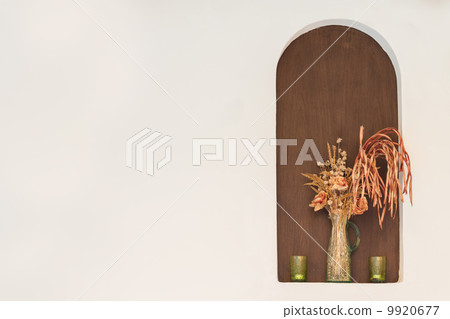 Dried flower in vase 9920677
