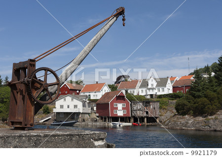 Old crane in Sogndalstrand (Rogaland, Norway) Old crane in Sogndalstrand (Rogaland, Norway) 9921179