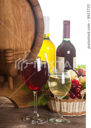 Glasses of wine 9923735