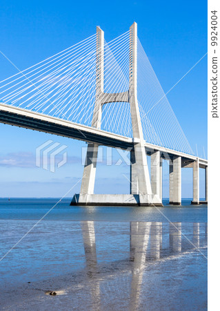 Vasco da Gama Bridge (Ponte Vasco da Gama), Lisbon Vasco da Gama Bridge (Ponte Vasco da Gama), Lisbon 9924004