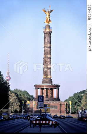 Berlin victory monument Zegeszoire Berlin victory monument Zegeszoire 9924425