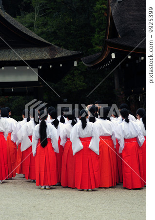 Shrine maiden training -4 9925399