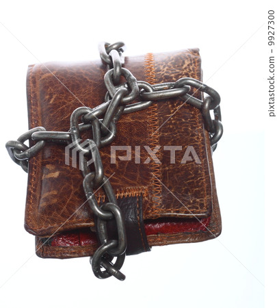 Empty wallet in chain - poor economy, end of spending Empty wallet in chain - poor economy, end of spending 9927300