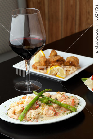 Shrimp Scampi with Pasta 9927752