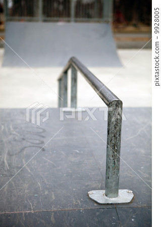 Skatepark Grind Rail 9928005