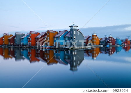 Reitdiep jachthaven before sunrise Reitdiep jachthaven before sunrise 9928954