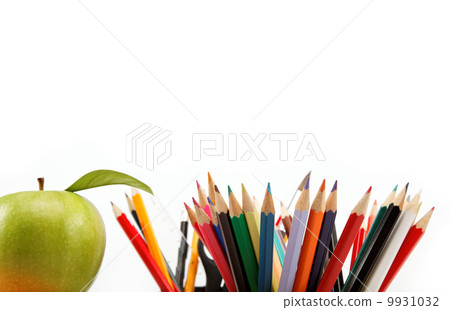 Apple and color pencils isolated on white background Apple and color pencils isolated on white background 9931032