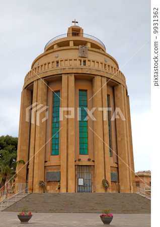 Modern Catholic Church in Syracusa. Sicily, Italy 9931362
