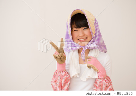 Farm women Farm women 9931835