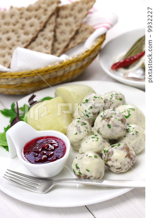 Swedish meatball 9932227