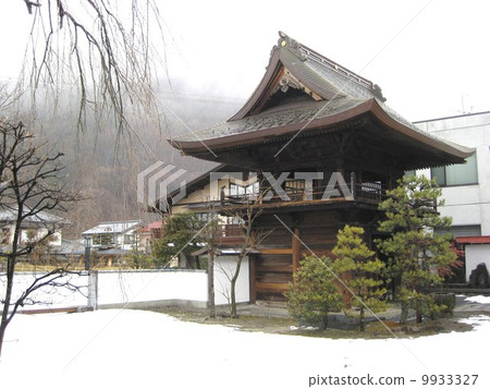 Kiso Fukushima old townscape in winter 9933327