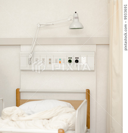 Hospital bed 9933691