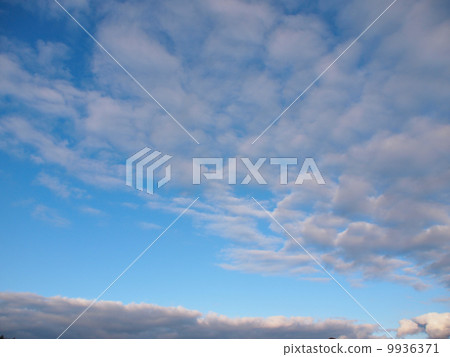 Beautiful clouds in the sky Beautiful clouds in the sky 9936371