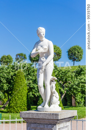 Closeup white female statue 9939760