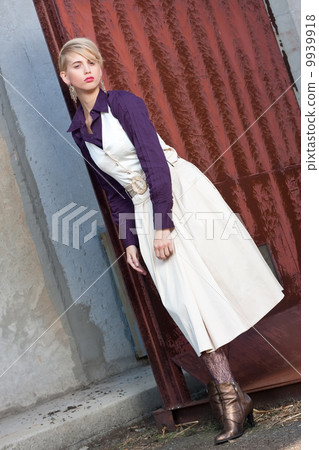 beautiful girl in outdoor 9939918