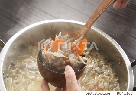 豬肉和蔬菜味噌湯 9941163