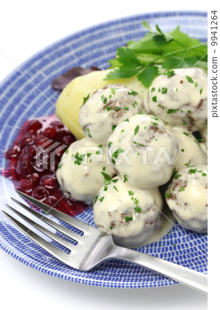 Swedish meatball Swedish meatball 9941264