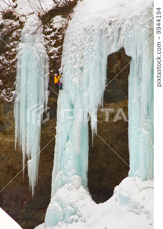 Ice waterfall in the Yun Yong Valley Ice waterfall in the Yun Yong Valley 9944194