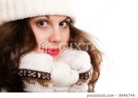 woman in warm clothing winter fashion woman in warm clothing winter fashion 9946744