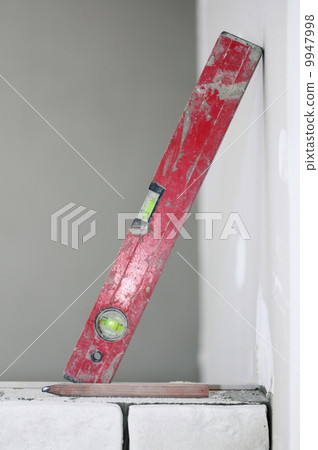 Red spirit building level in construction site 9947998