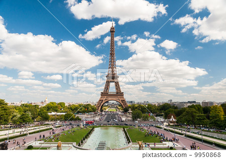 The Eiffel Tower and fountains of Trocadero in Paris France 9950868