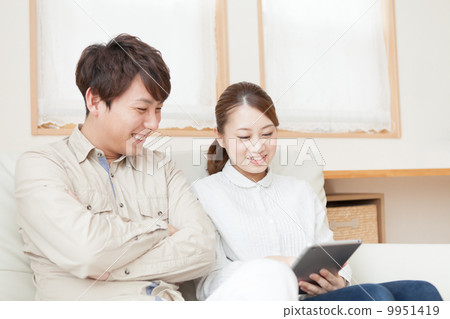 情侶男女夥伴平板電腦 情侶男女夥伴平板電腦 9951419