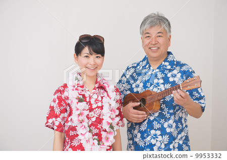 Parent and child wearing Aloha shirt 9953332
