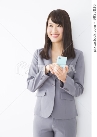 穿西裝的女人 9953836