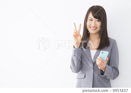 穿西裝的女人 9953837