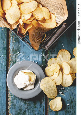 Potato chips with sauce Potato chips with sauce 9955593