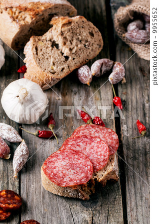 Sausage and bread 9955652