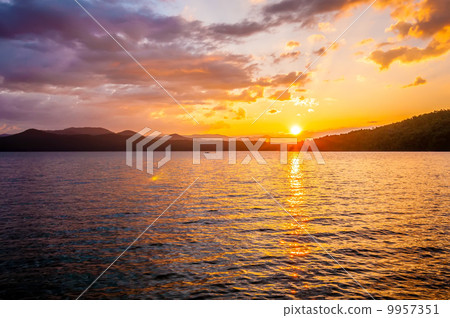 scenery around lake jocasse gorge 9957351