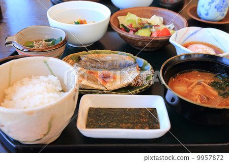 Delicious Japanese breakfast 9957872